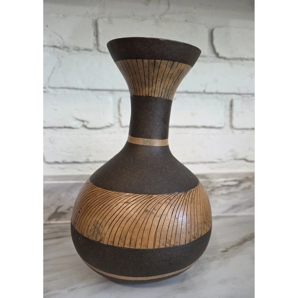 Pot Belly‎ Bulbous Vase Turned Wood Wooden Balsa? Vintage Signed Handmade 8.25